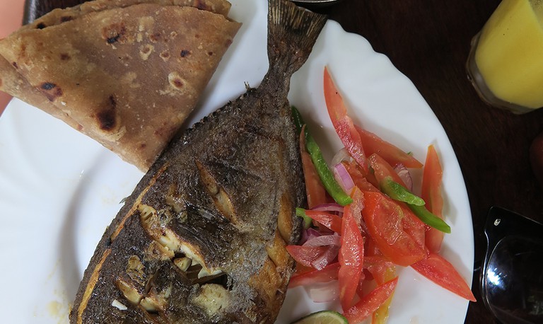 Chapati & Fish © Jean Wandimi